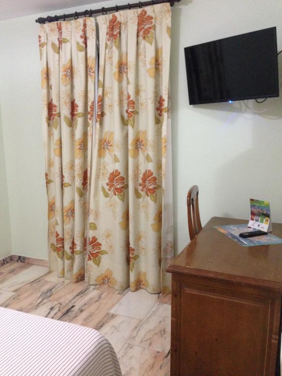 Hostal Rio De Oro Алькала-ла-Реаль Екстер'єр фото