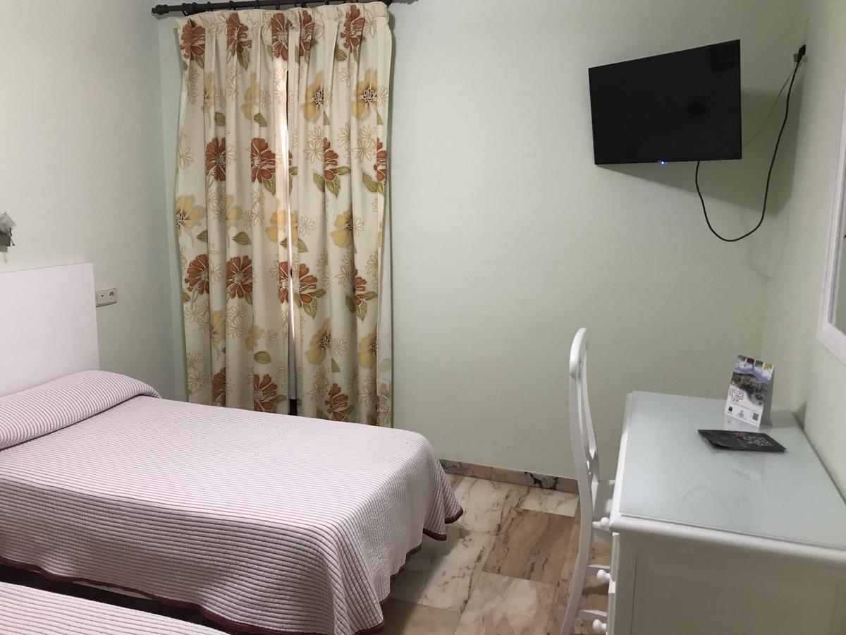 Hostal Rio De Oro Алькала-ла-Реаль Екстер'єр фото