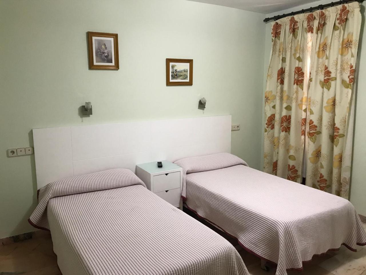 Hostal Rio De Oro Алькала-ла-Реаль Екстер'єр фото