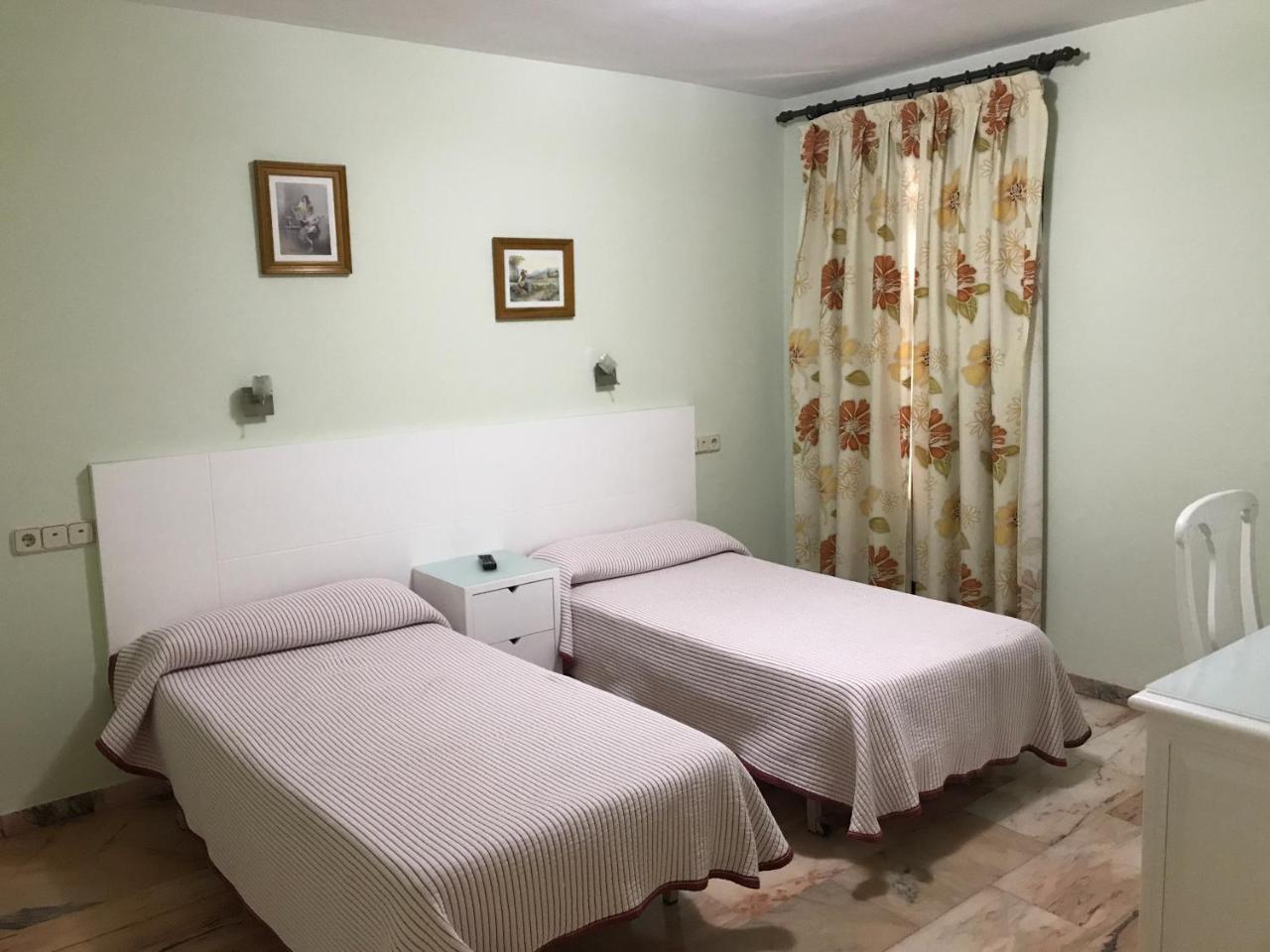 Hostal Rio De Oro Алькала-ла-Реаль Екстер'єр фото